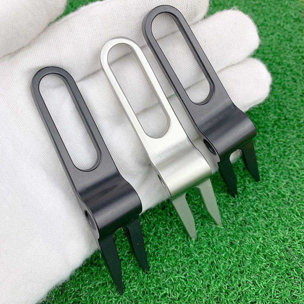 Divot Repair Tool - เครื่องมือซ่อมรอยบุบสนามกอล์ฟ ทำจากโลหะผสมสังกะสี อุปกรณ์ซ่อมสนามหญ้า ส้อมซ่อมรอยบุบกอล์ฟแบบพับได้ พร้อมรูยกสำหรับซ่อมรอยบุบ อุปกรณ์ฝึกซ้อมกอล์ฟ